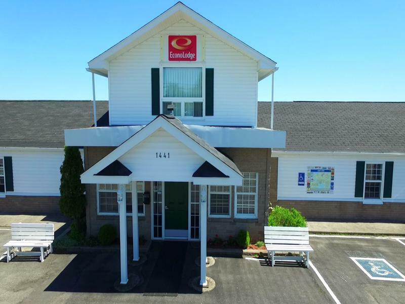 Econo Lodge Inn & Suites Saint John Exterior photo